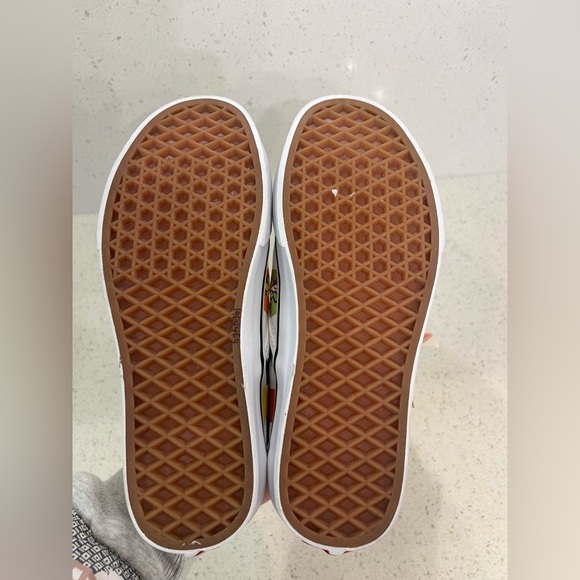 NWT Vans Walt Disney World 50th Anniversary Slip On’s - Picture 4 of 5